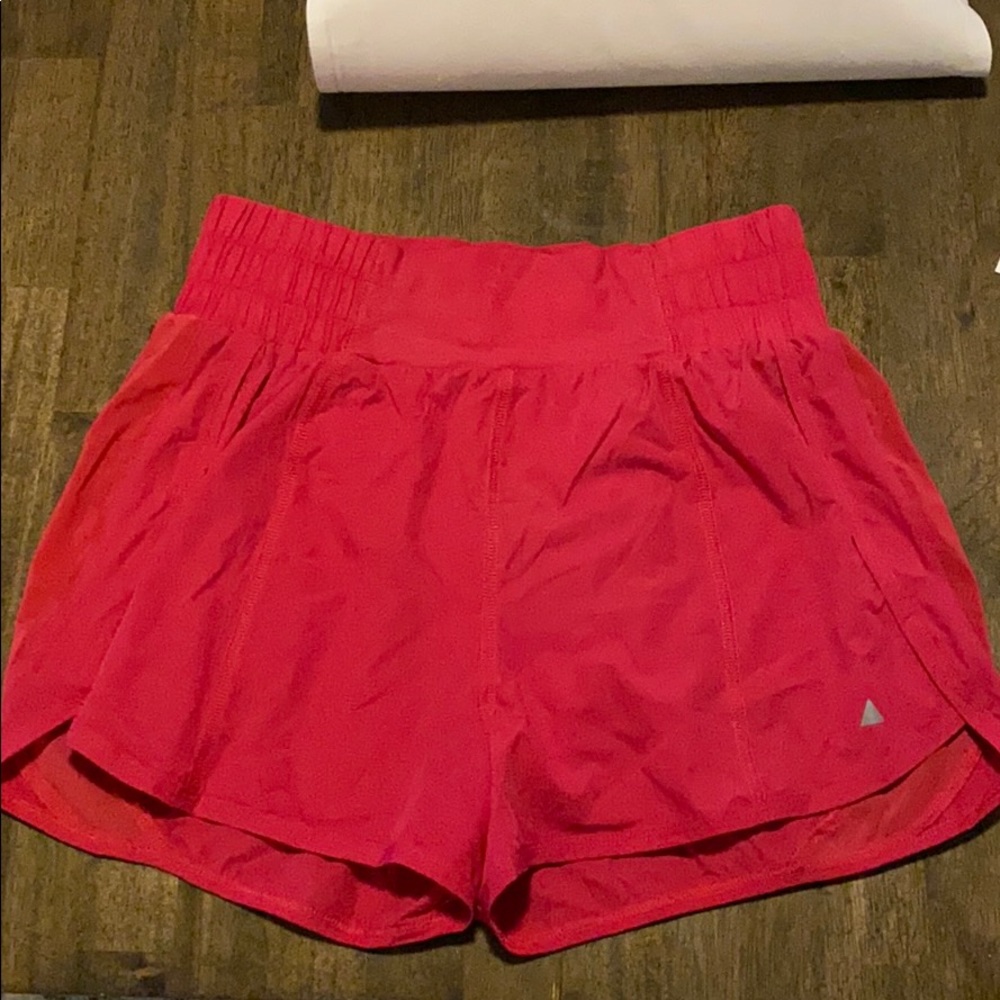 Balance Athletica Breeze Shorts size small